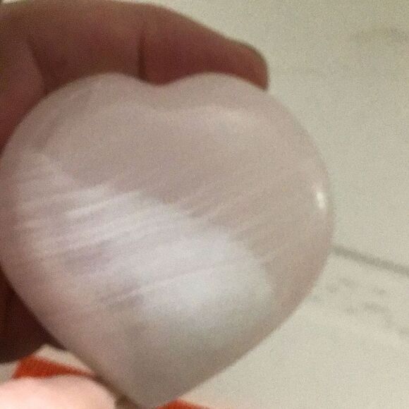 Translucent carved heart healing stone - Picture 2 of 5